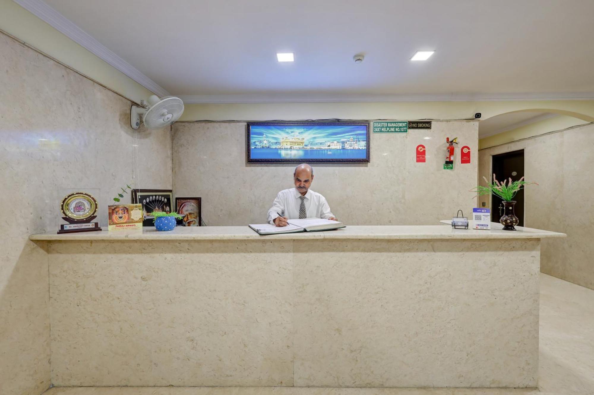 Hotel Singh Palace Delhi  Exterior foto